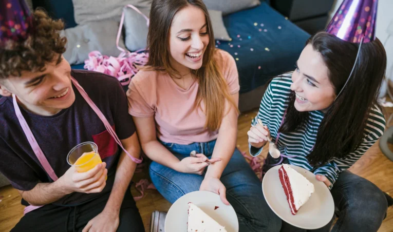 Организиране на рожден ден за тийнейджъри в ескейп стая в София Organizing a birthday party for teenagers in an escape room in Sofia