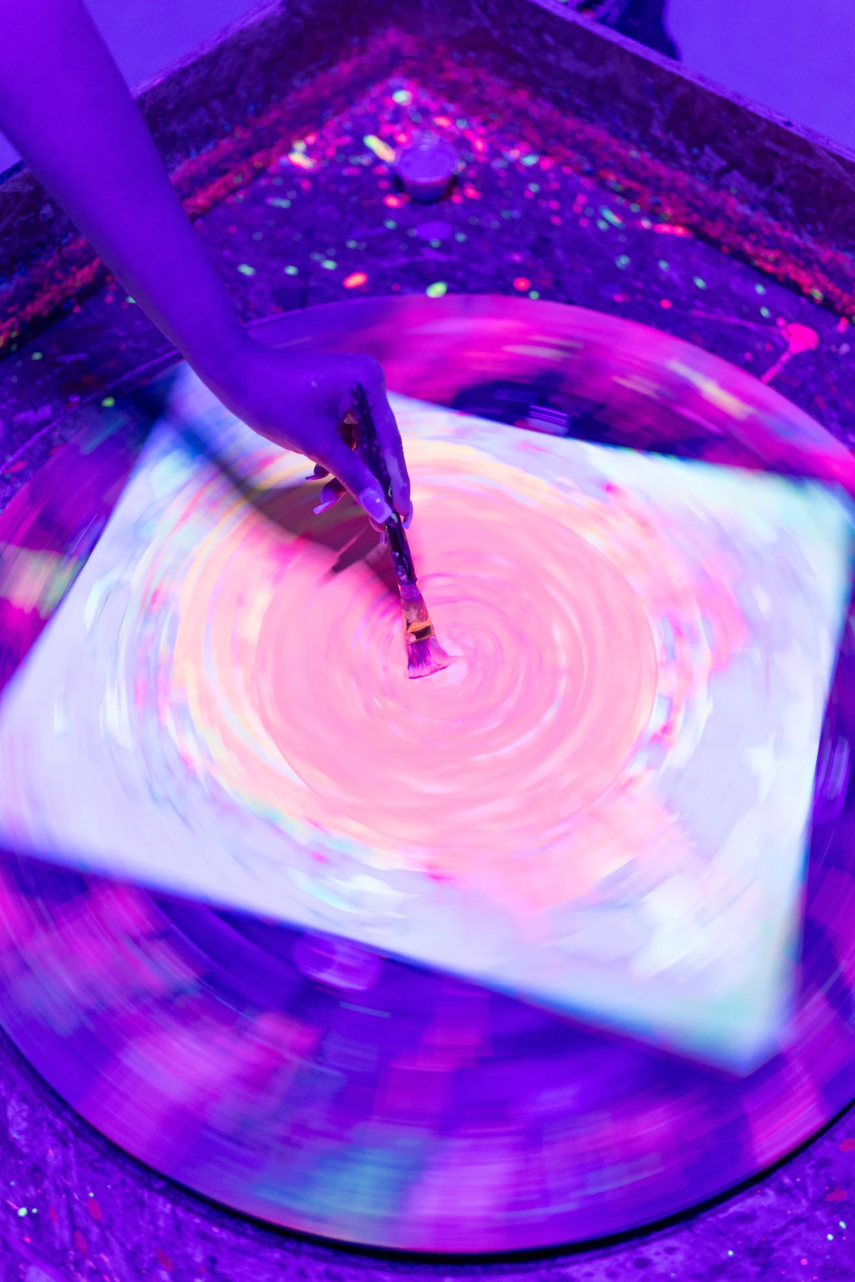 UV Spinning Table Experience – Spin and Shine with Art Under UV Light at Artopolis